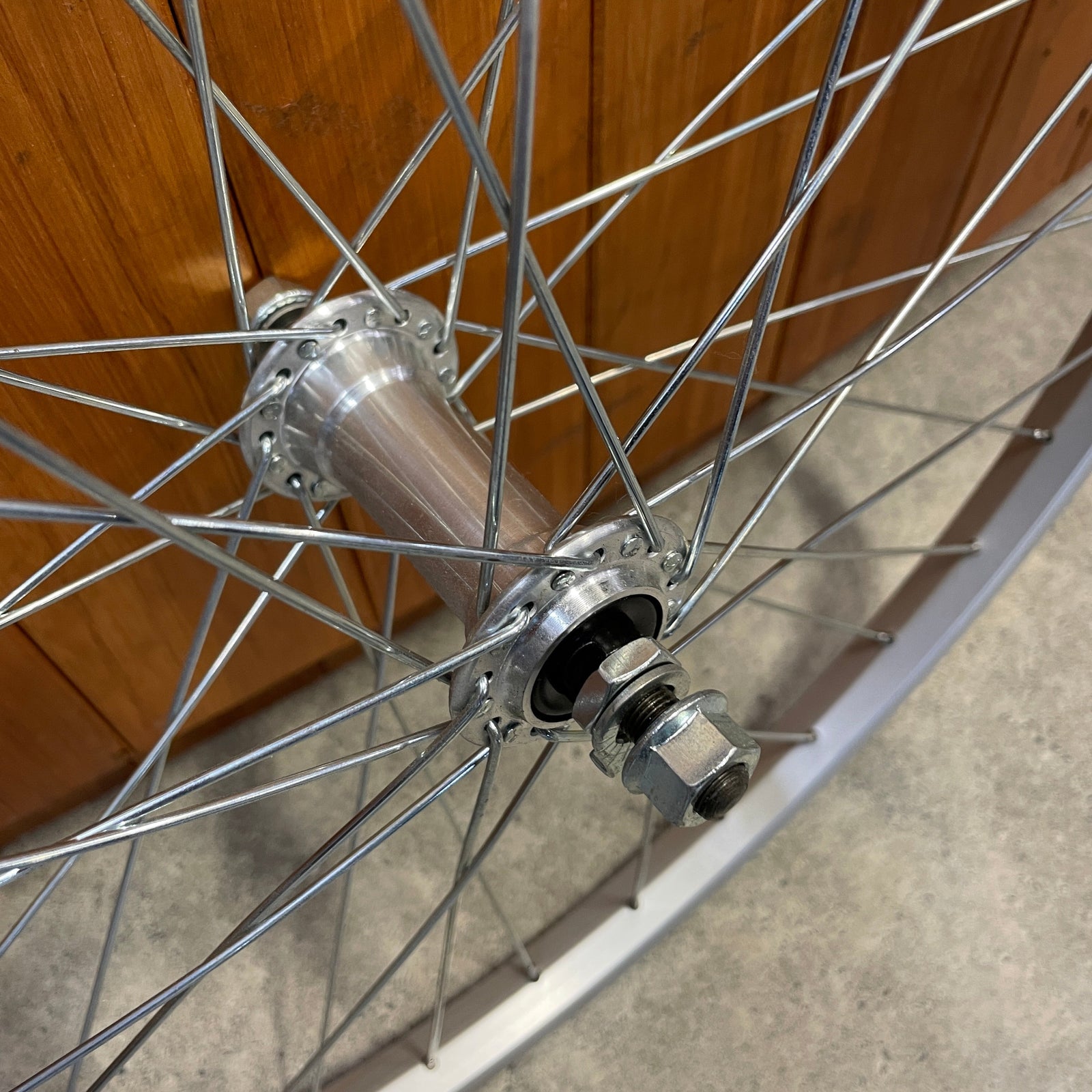 N/A Generic Wheels Complete Front 24 x 1.75" Alloy Nutted Front Wheel WHE6025