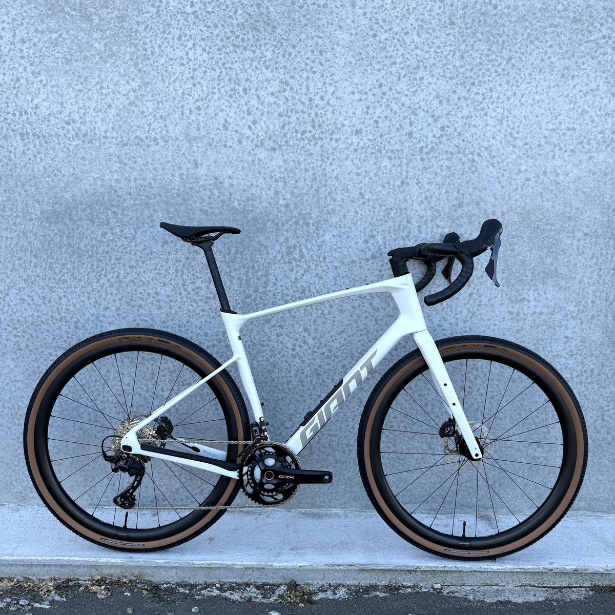 GIANT Gravel & Adventure Bikes Snow Drift / Large Giant Revolt Adv 0 (2026) 9080030127