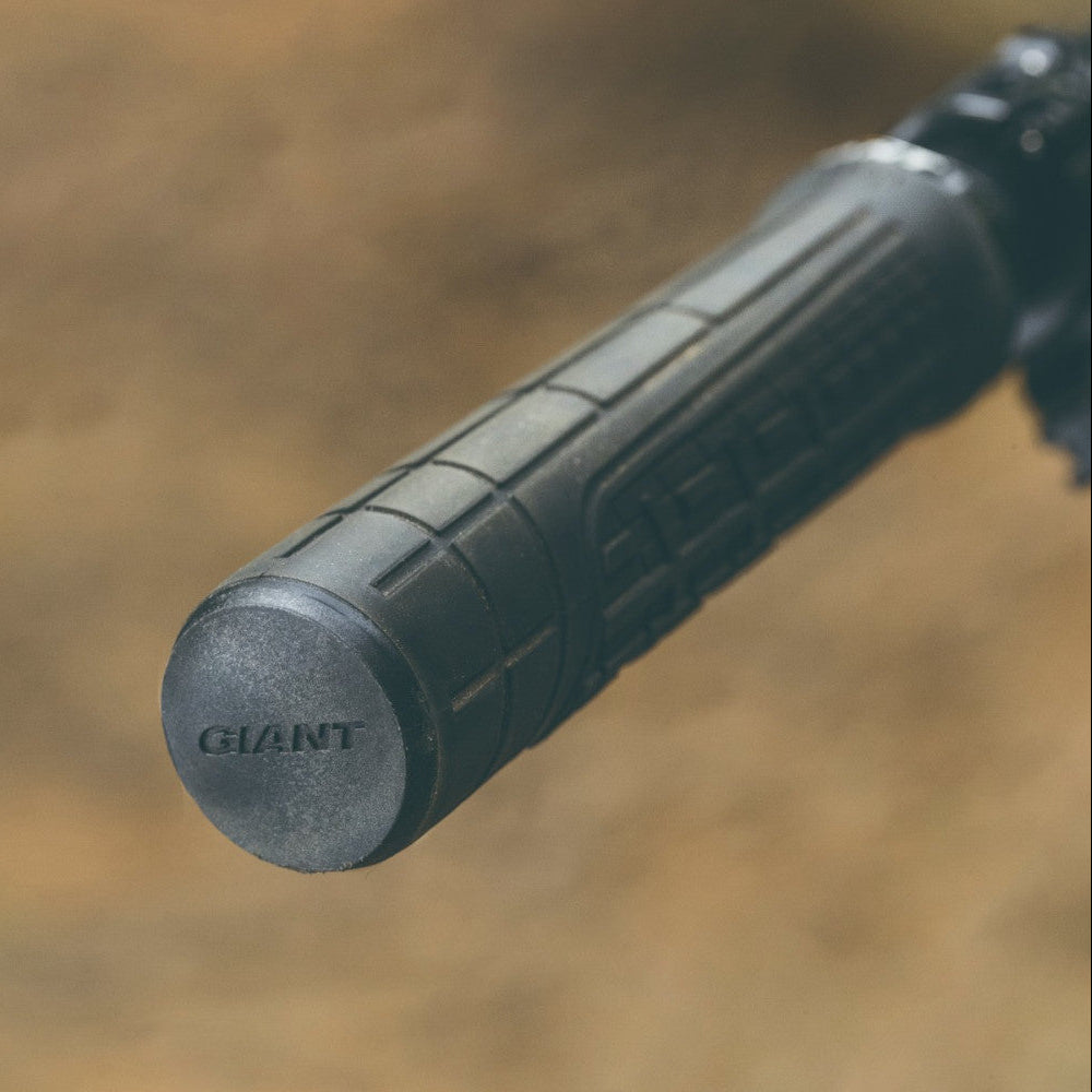 GIANT Grips & Barends Giant Swage Handlebar Grips 4713250831107