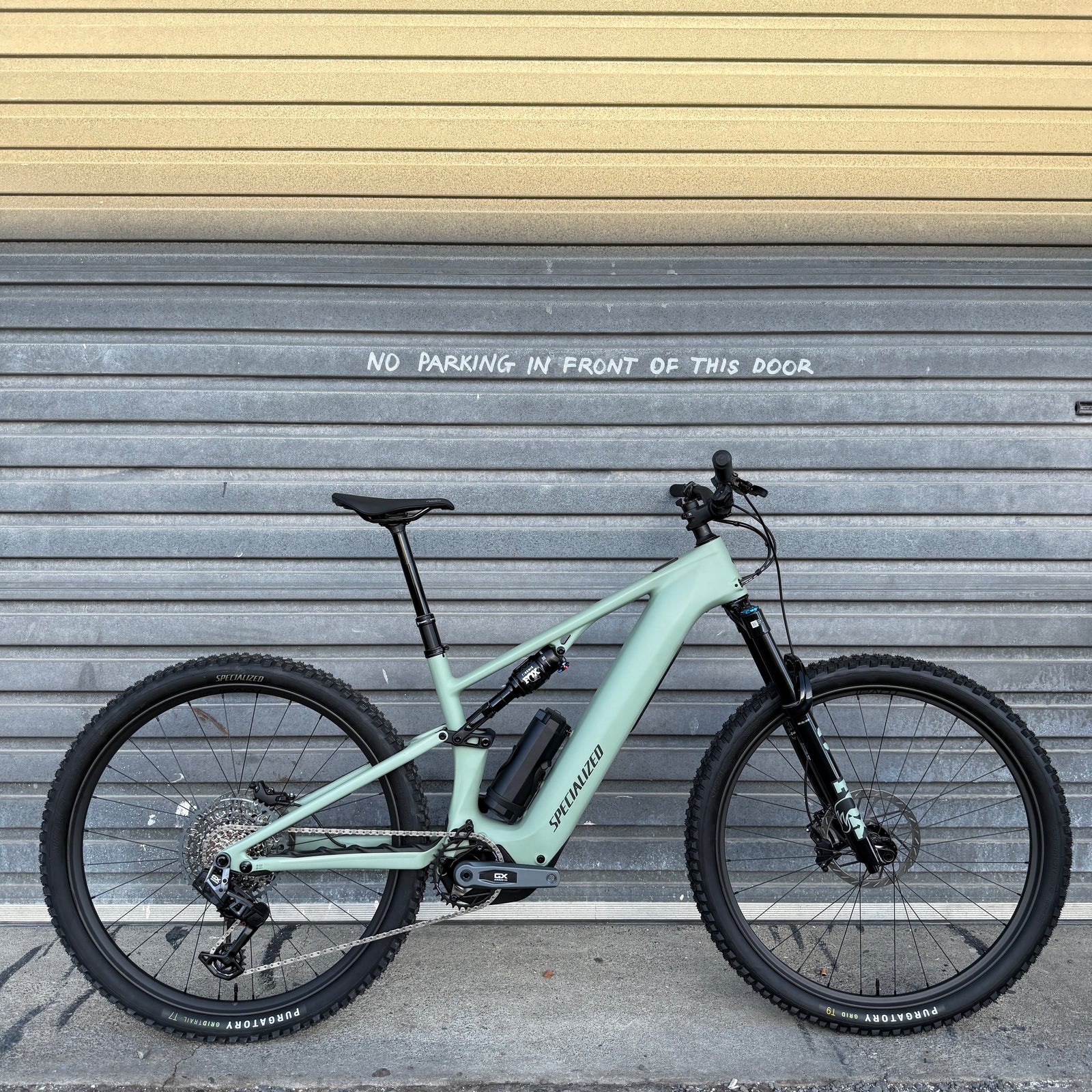 SPECIALIZED E-MTB Gloss Carbon / S4 Specialzied Turbo Levo R Expert 95226-3004